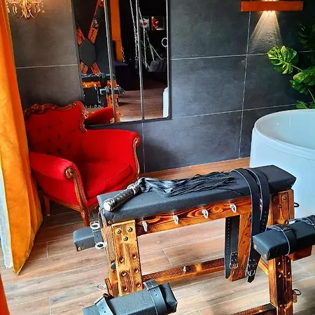 Appartamento La Loveroom Bdsm De La Luxe Des Désirs *